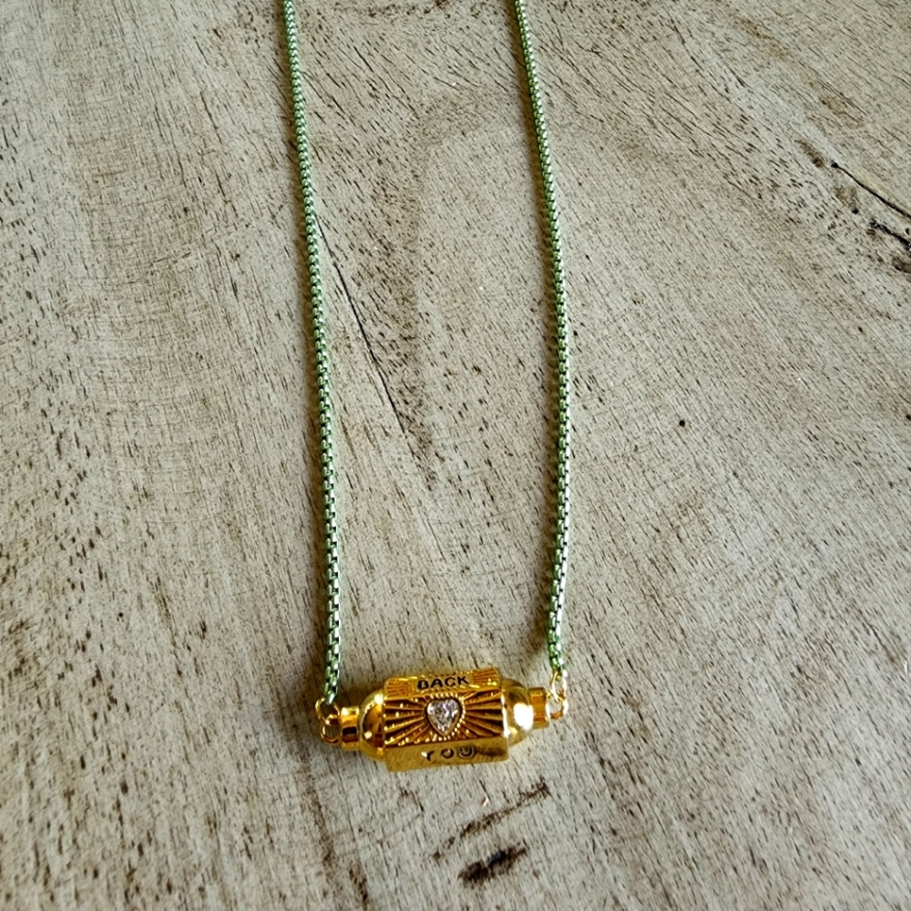 Melania clara fortune collection pale moss and gold necklace NEW